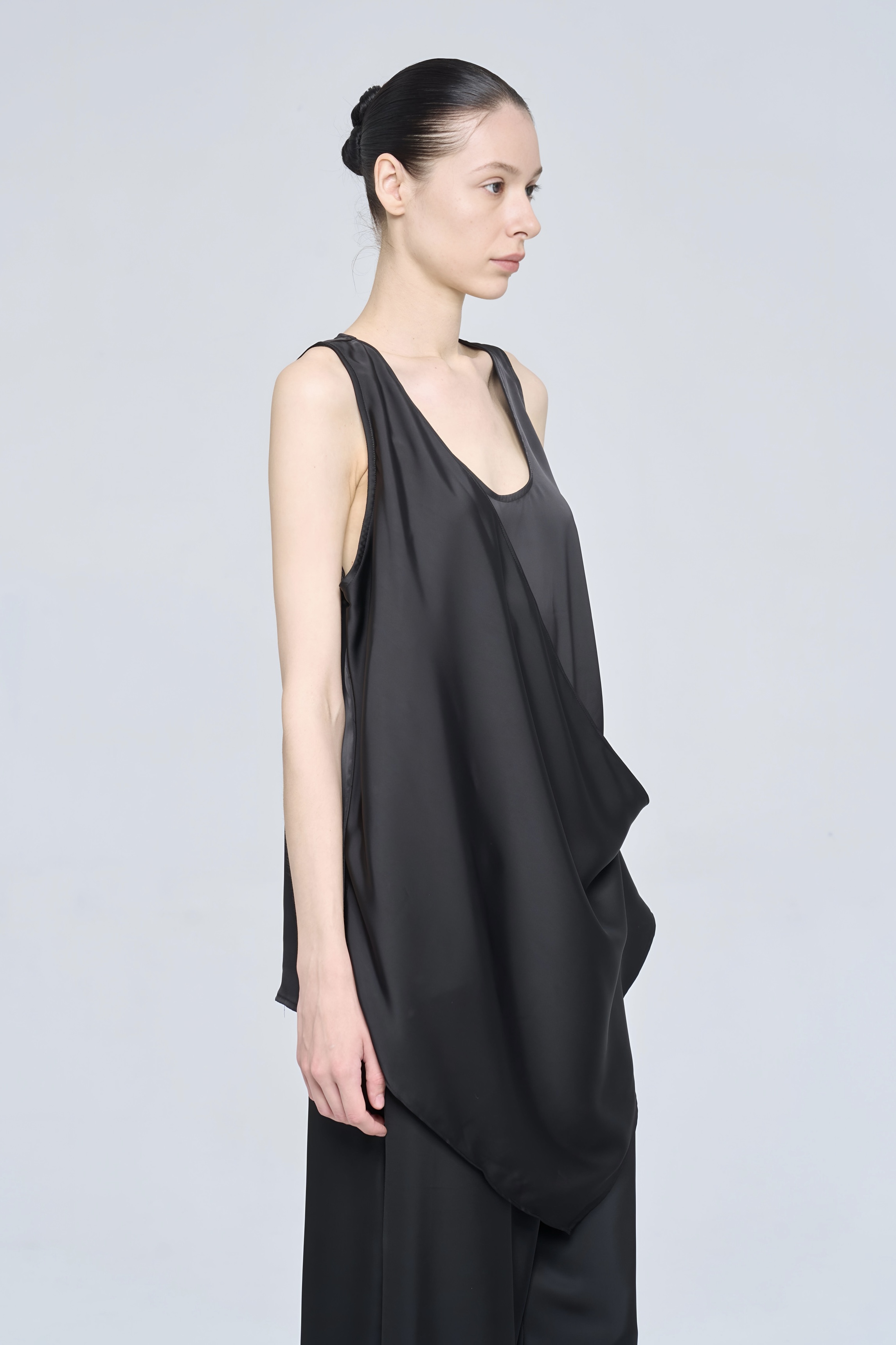 MERGE TANK - BLACK
