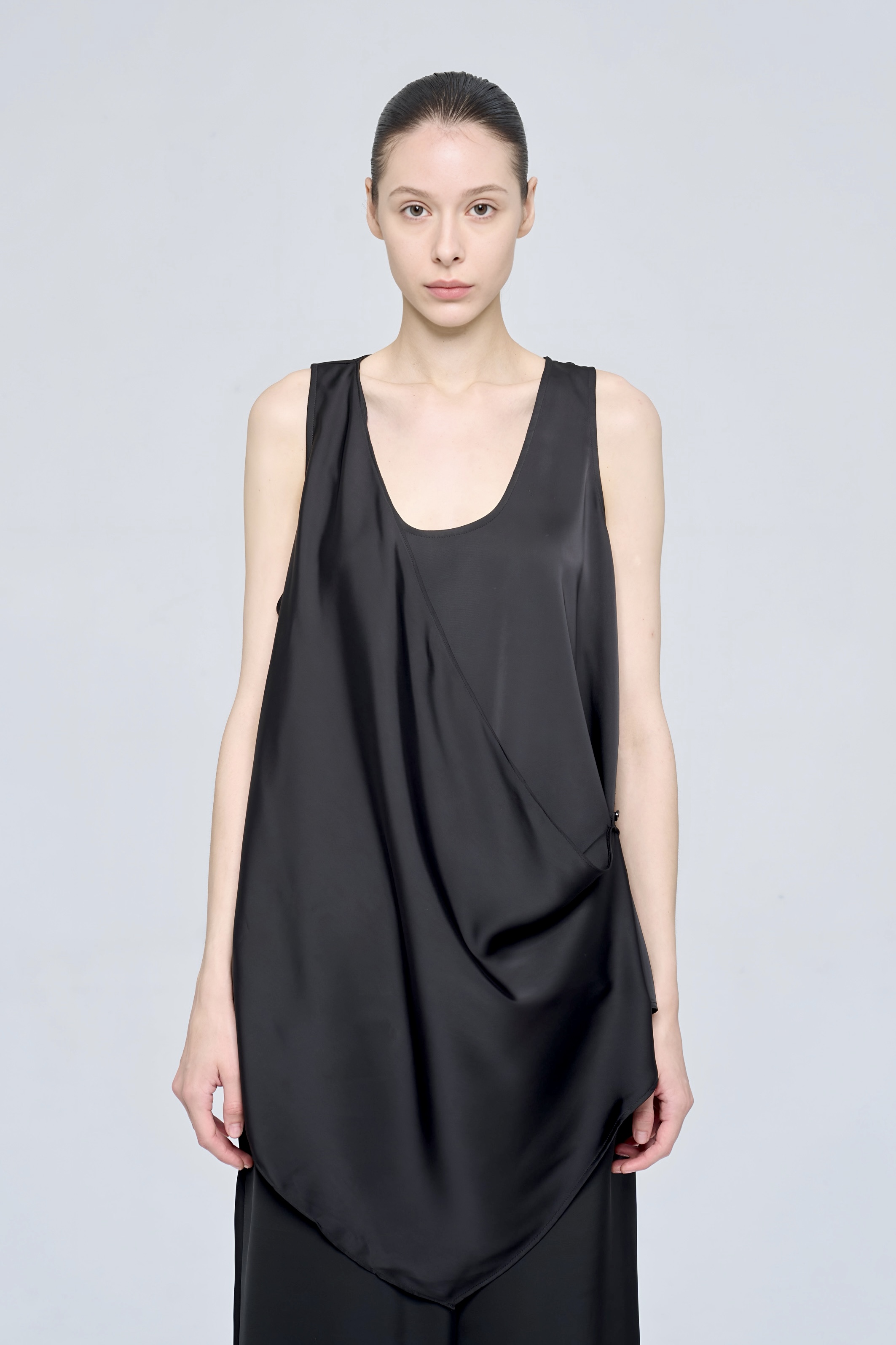 MERGE TANK - BLACK